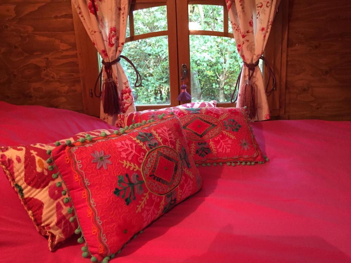 Roulottes Du Rouard Bed & Breakfast Camiers Exterior photo